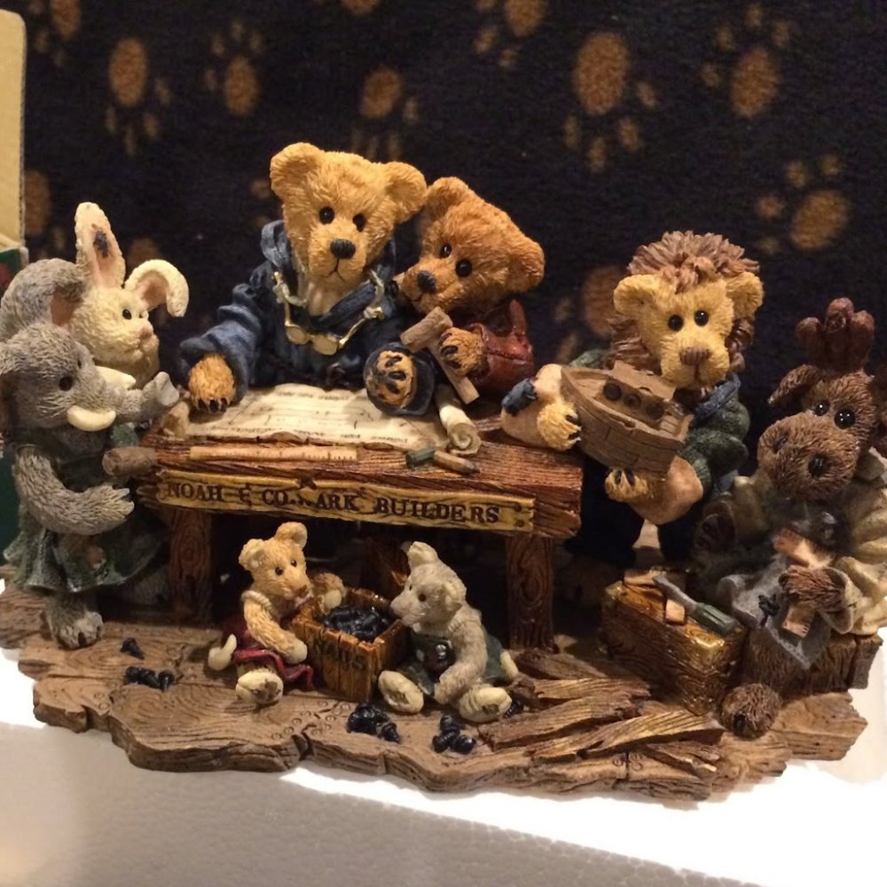 Noah & Co....Ark Builders (Boyds Bear Collection)